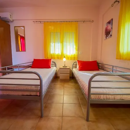 Ionides Villas Lefkada * Tsoukaládhes